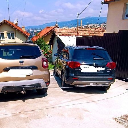 Апартаменти Garden Free Parking Сараєво Екстер'єр фото