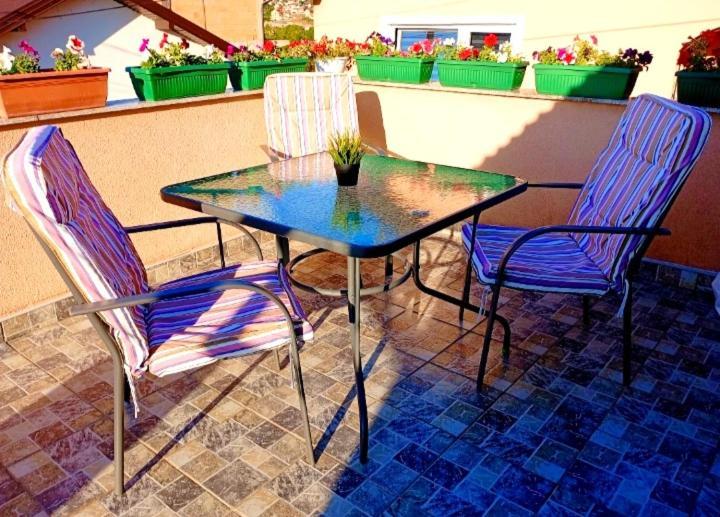 Апартаменти Garden Free Parking Сараєво Екстер'єр фото